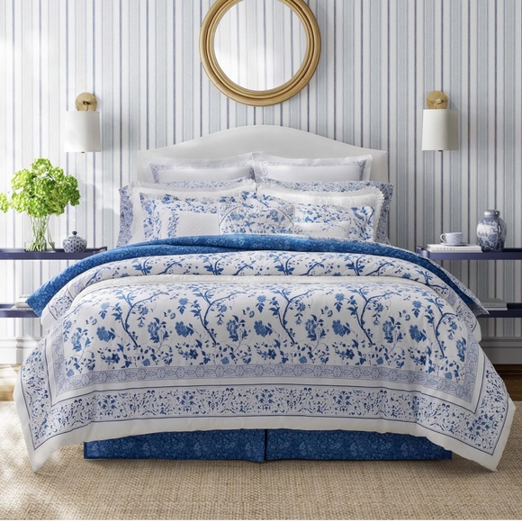 Laura Ashley Charlotte King Comforter Set Bedding Blue Wht Floral NWT HOST PICK - Picture 3 of 10